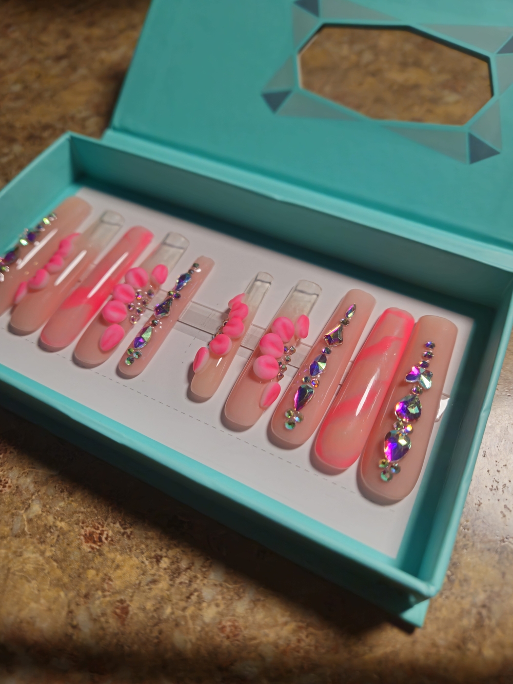 Veyes Beauty Press-On Nails